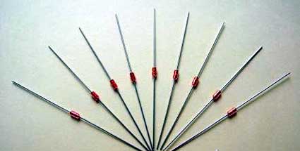 The main features of the glass-sea thermistor